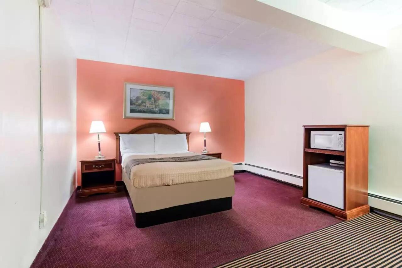 Royal Inn Clearfield Buitenkant foto