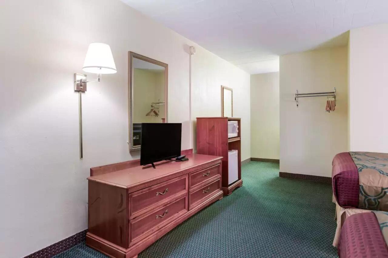 Royal Inn Clearfield Buitenkant foto
