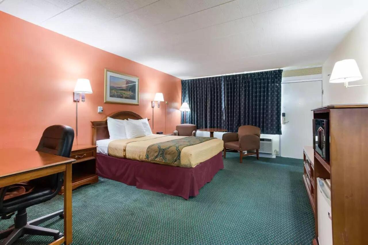 Royal Inn Clearfield Buitenkant foto